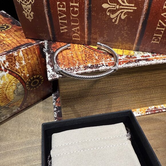 D̲a̲v̲i̲d̲ ̲Y̲u̲r̲m̲a̲n̲ 4mm Double Silver X Bracelets - Picture 6 of 7